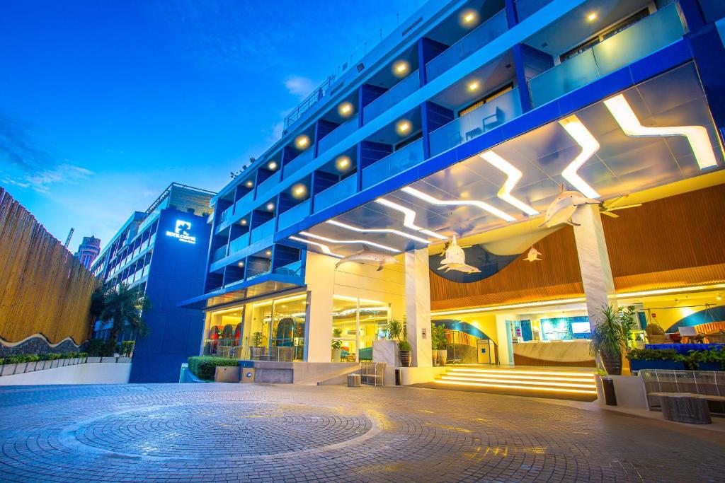 Hotel Clover Patong Phuket - SHA Plus photo 3