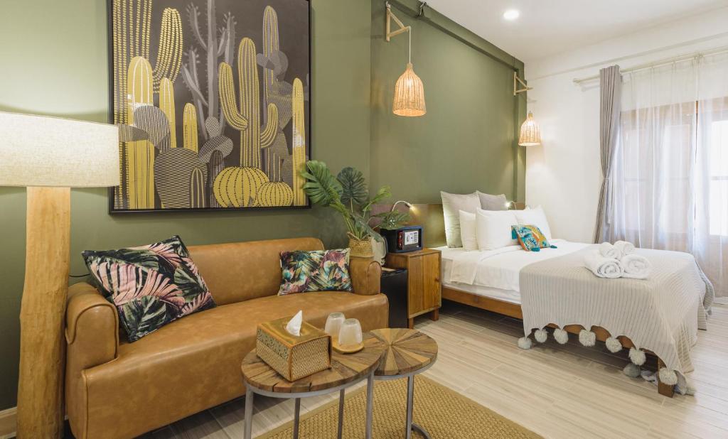 YOLO Bangkok Boutique Hotel photo 2