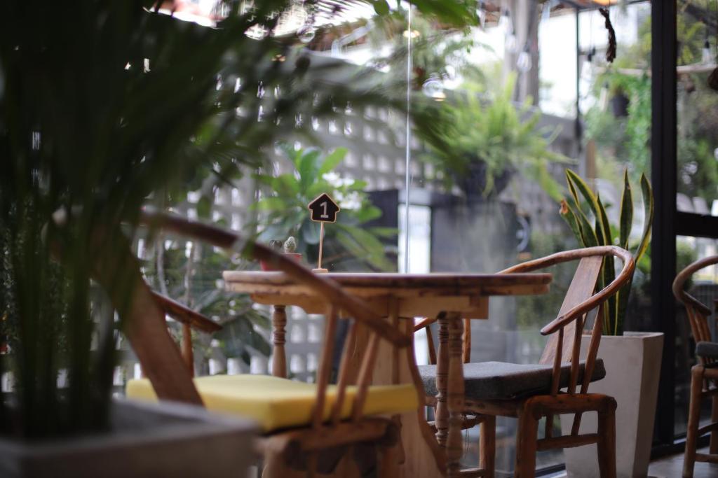 YOLO Bangkok Boutique Hotel photo 3