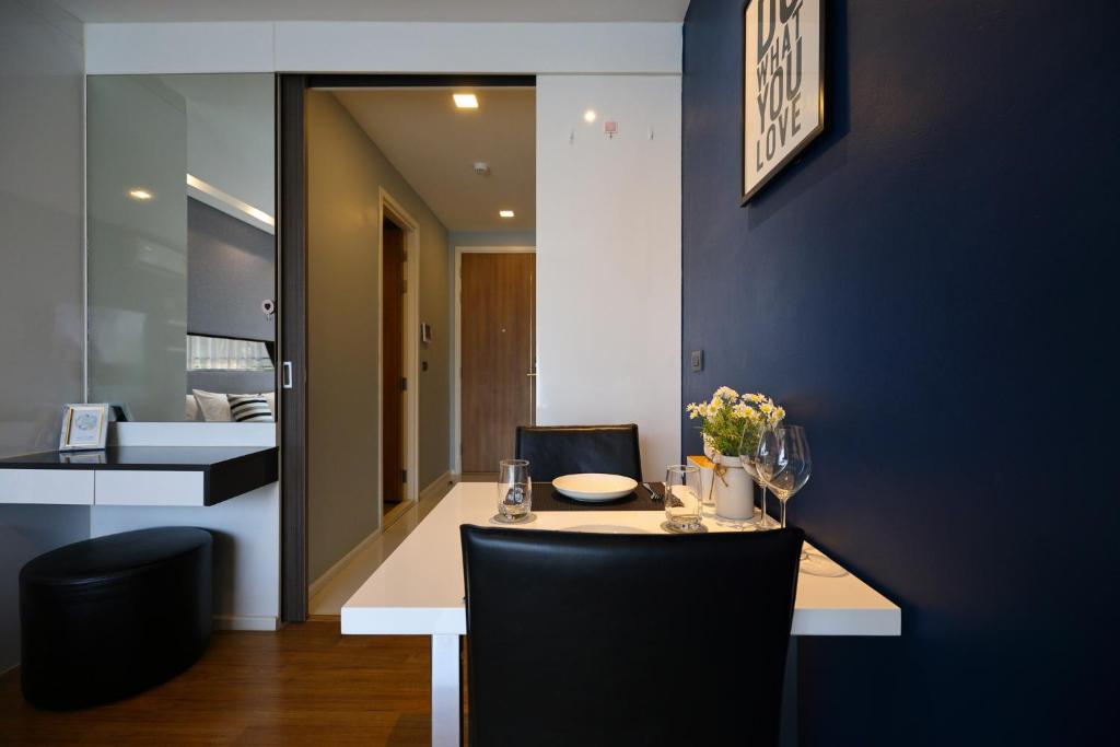 Luxury Modern Garden View Apartment photo 2