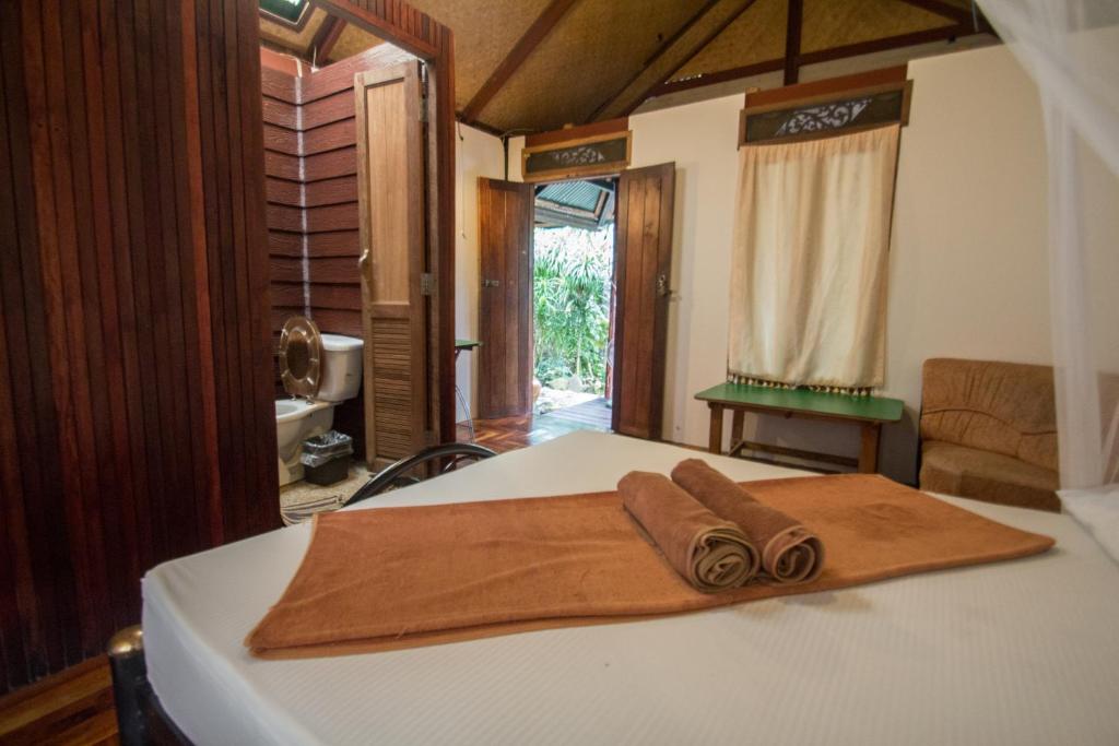 Tropical Garden Bungalow photo 3