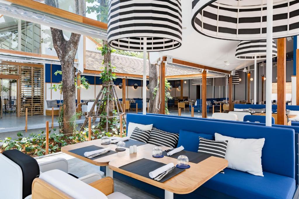 SALA Samui Chaweng Beach Resort photo 3