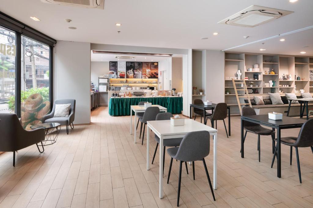Samyan Serene Hotel photo 3
