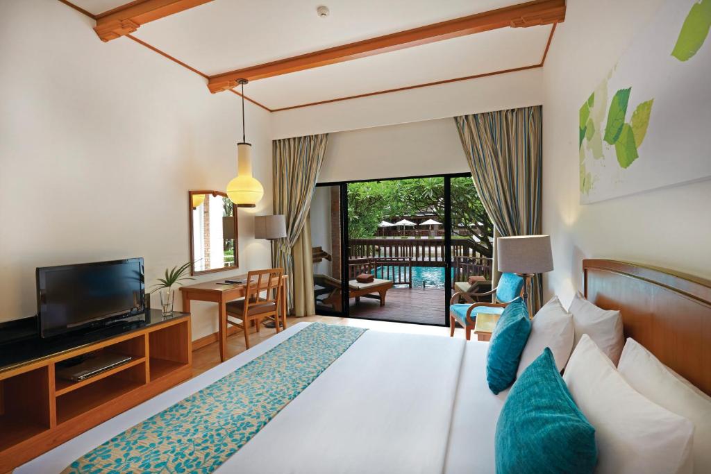 Woodlands Hotel and Resort Pattaya photo 2
