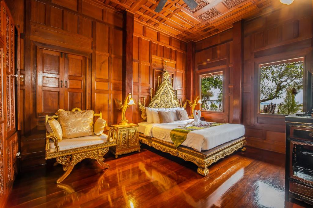 Royal Thai Villa Phuket - SHA Extra Plus photo 2