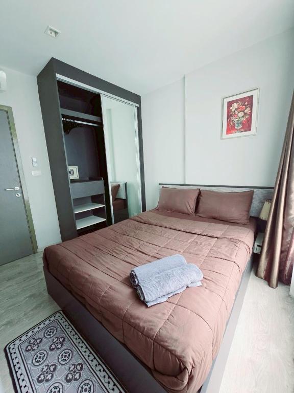 The Base Pattaya Pool View Fast WiFi 5 Min Walk to Beach by Lees Stay — photo 1