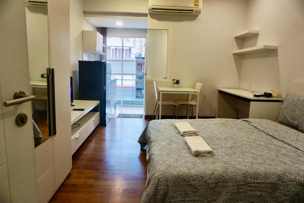 Hip & Funky Sathon15 apartment close to BTS St Louis photo 2