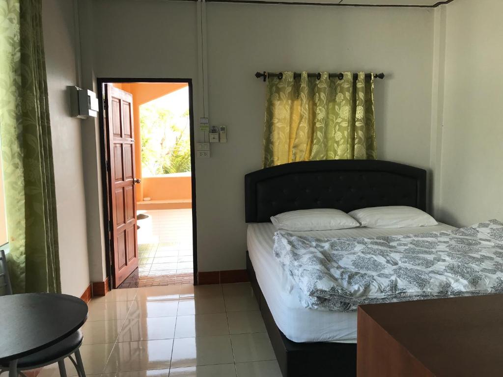 Rubtawan Sichang Resort photo 3