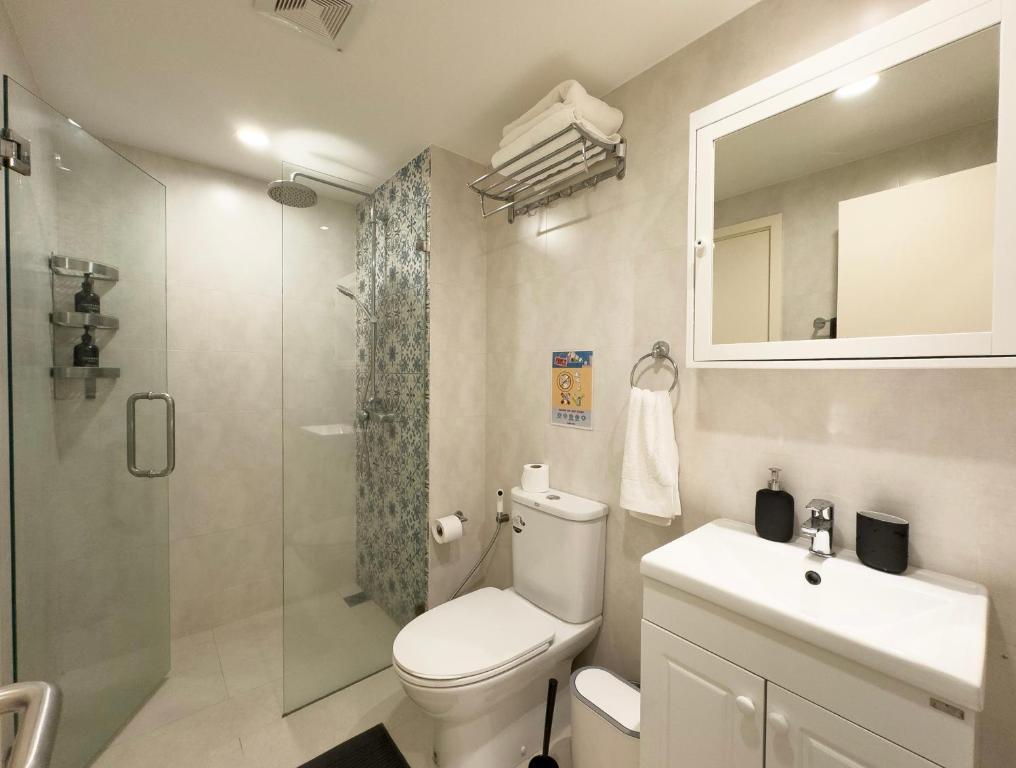 The Title Residences Apartment 7 min walk to Nai Yang Beach photo 3