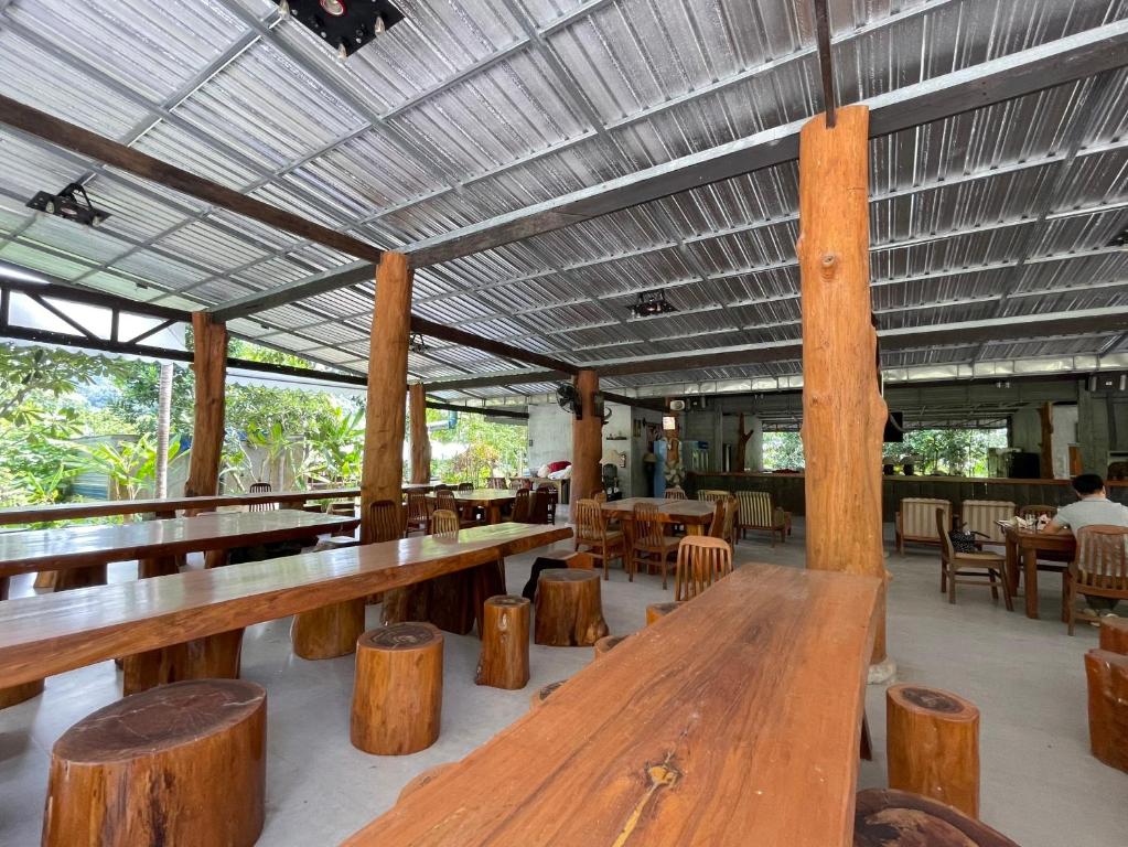 The Camper Lodge Khao Sok photo 3