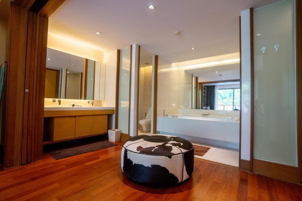 Luxury 3BR Suite at Pearl of Naithon & Beachfront Pool Complex photo 3
