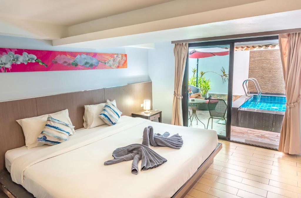 Scandia Beach Hotel - Soi 7 Best Location - 200m to Beach next to Food Market photo 2