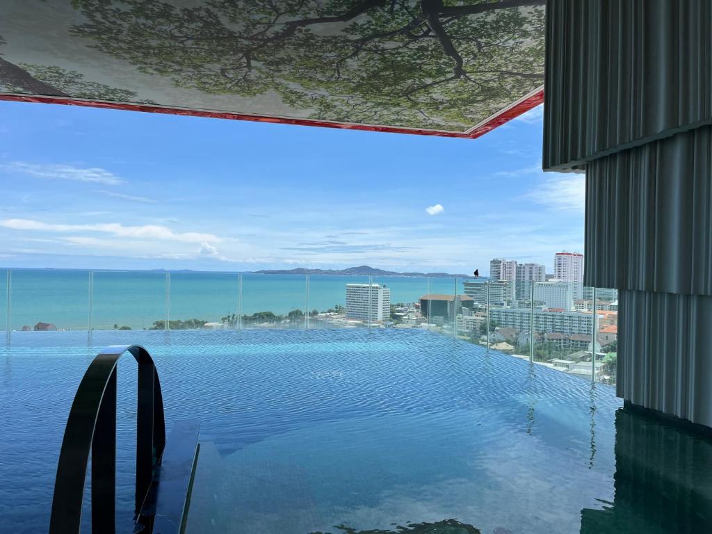 Riviera 5th floor Direct access to the pool — photo 1