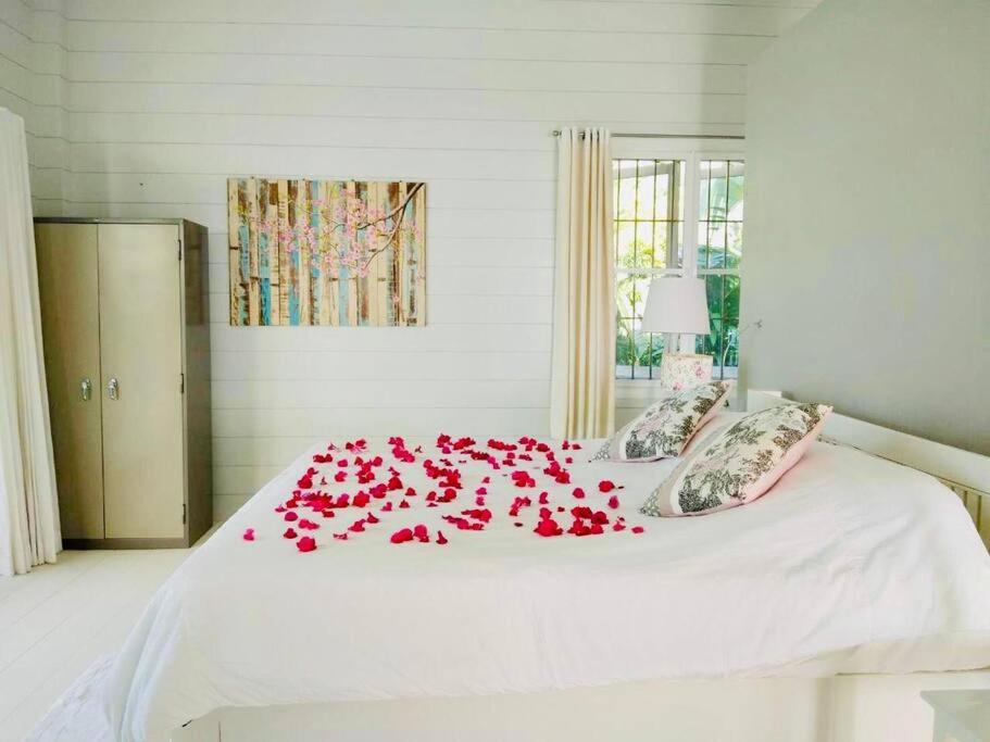 The Sunny Hill Pool Villa 180° Panoramic Sea View photo 2