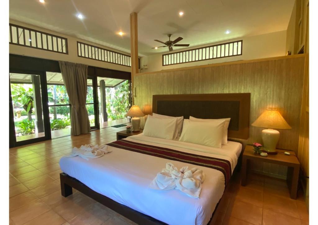 Symphony Villa photo 2