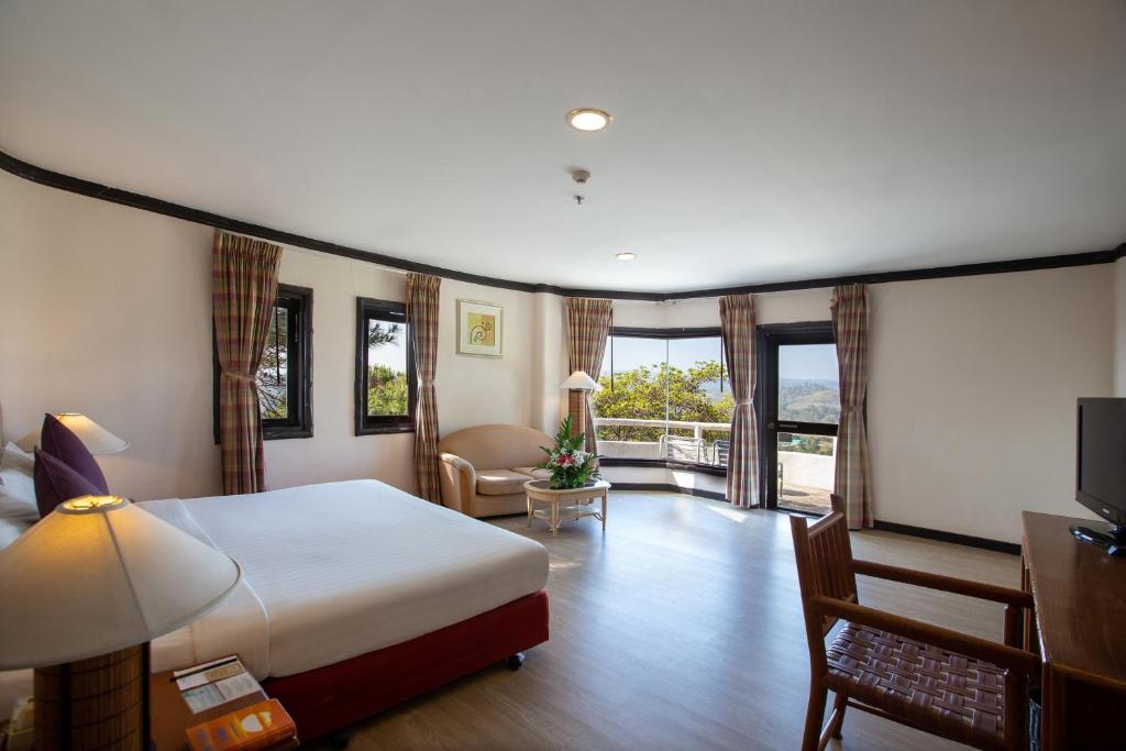 Imperial Phukaew Hill Resort photo 2
