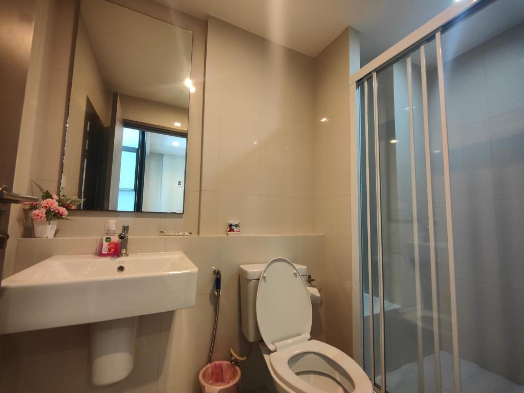 The base Pattaya condo TH photo 3