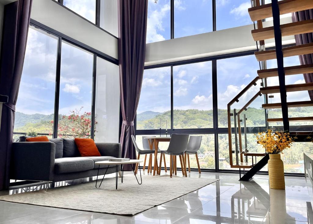 Stylish penthouse with panoramic views at Icon Park — photo 1