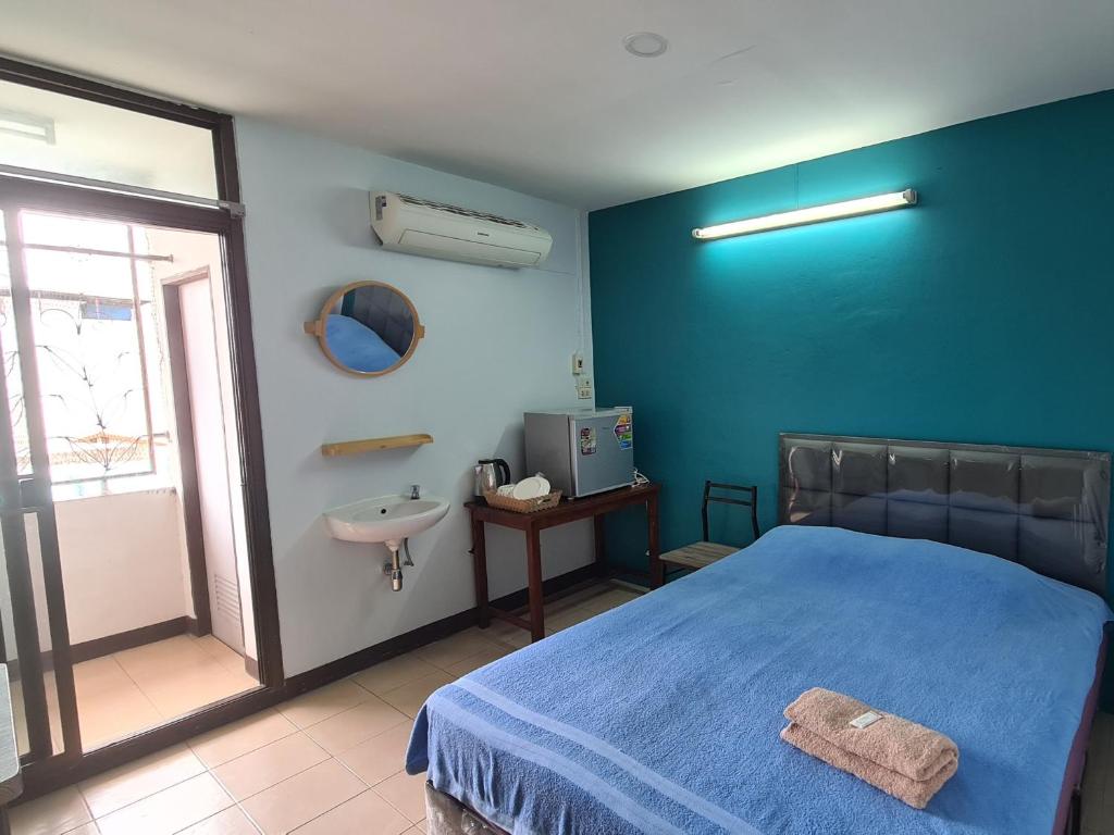 Roong-Arun Apartment — photo 1