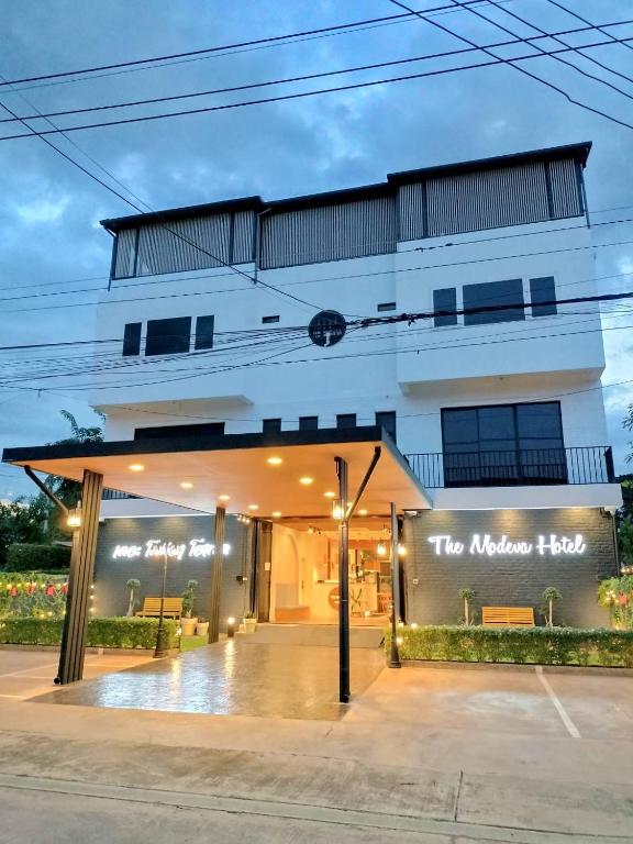 The Modeva Hotel photo 2