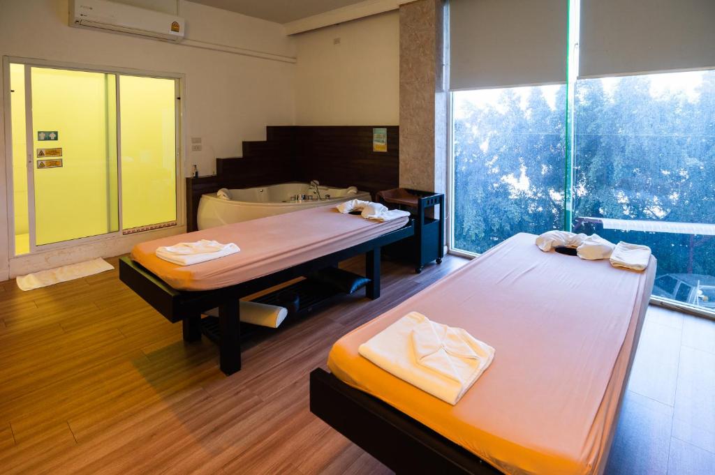 River Hotel - The Outstanding Venues Nakhon Pathom photo 2