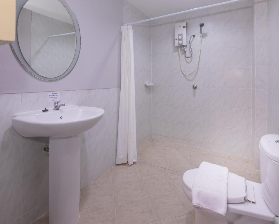 Robin's Nest Guesthouse & Restaurant photo 3