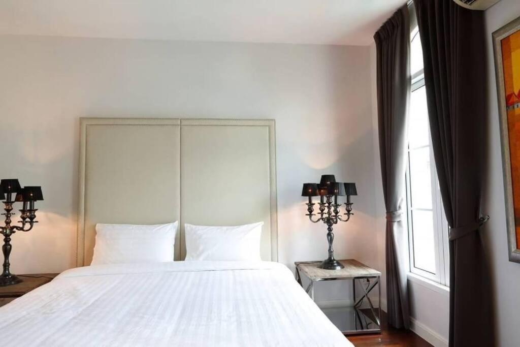 Townhome 3 bed4 Baht Asok MRTBTS Sukhumvit 16 — photo 1