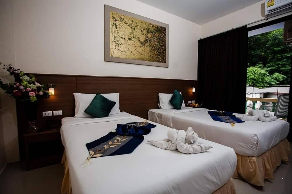 Royal Waves Hotel photo 2