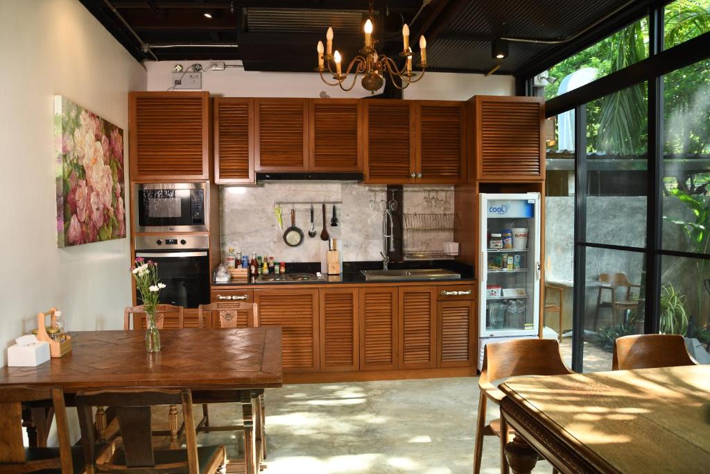The Eight Ratvithi House photo 3
