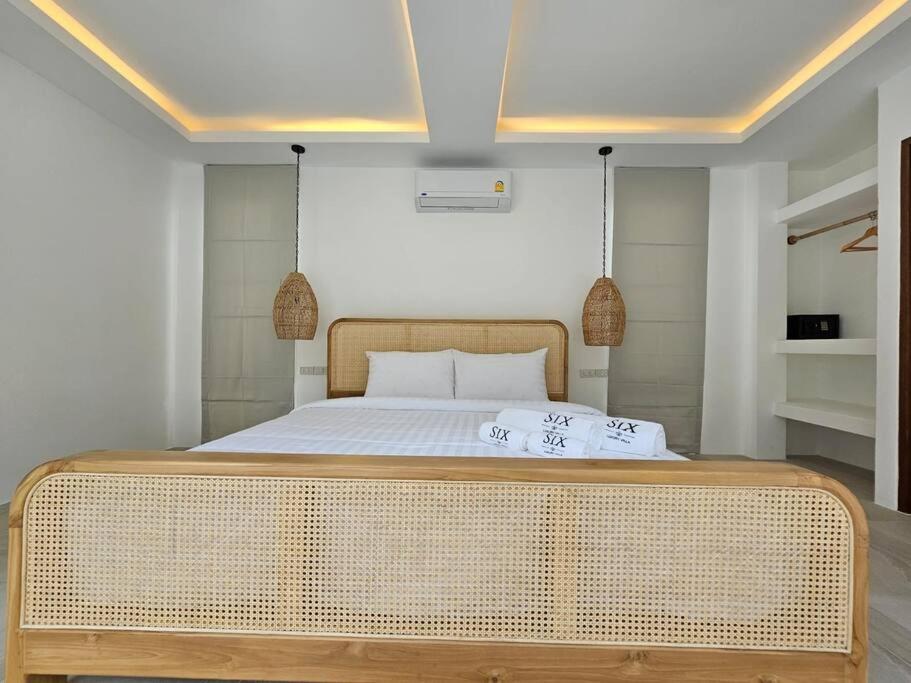 SIX Luxury Villa photo 2