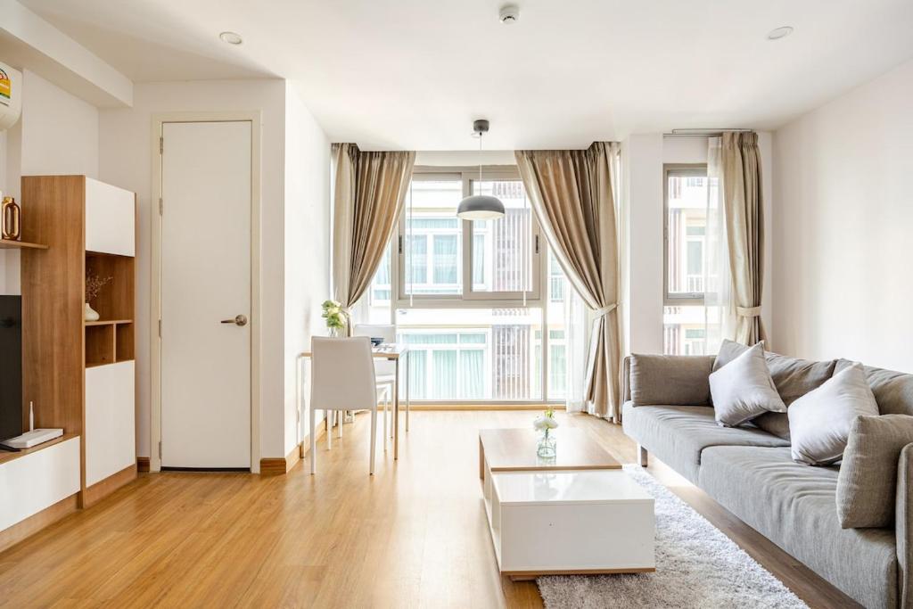 The Nimmana Condo 410 - Super Deluxe 1BR Balcony extension — photo 1