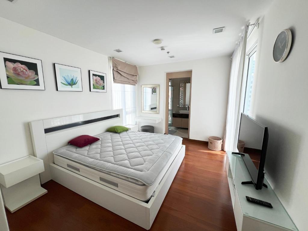 The Palm Wongamat - 2BR Luxury Beachfront Suite - Ocean View photo 2