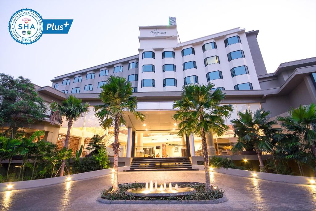 The Grand Riverside Hotel — photo 1