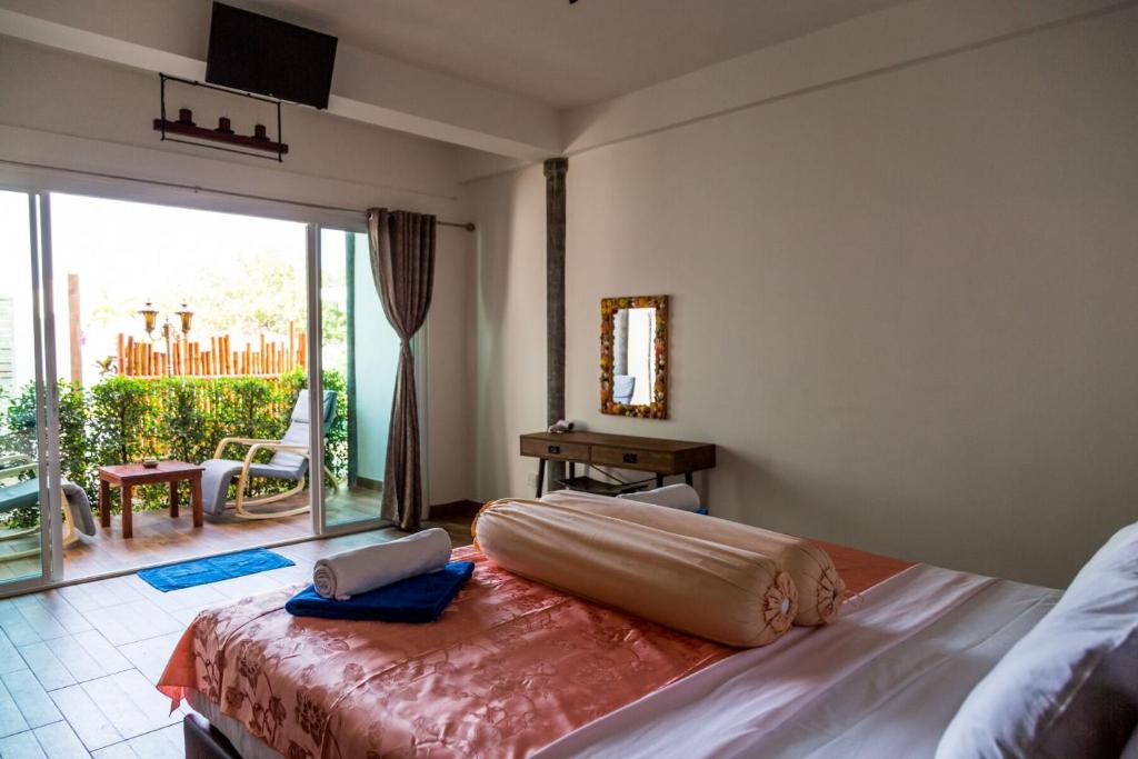 Yao Yai Beach Resort photo 2