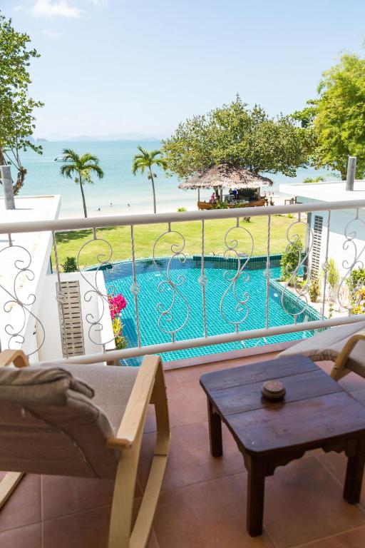 Yao Yai Beach Resort photo 3
