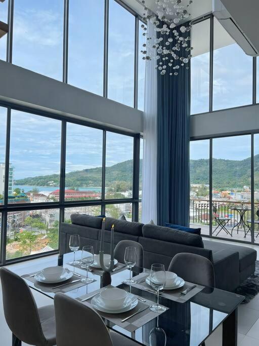 Seaview Penthouse 2BR walk to shops and Kamala beach — photo 1
