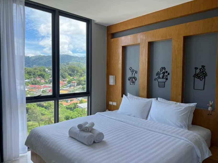 Seaview Penthouse 2BR walk to shops and Kamala beach photo 2