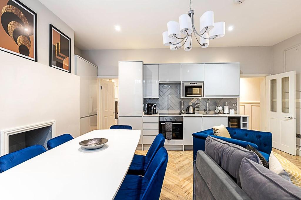 Beautiful Two Bedroom Abode in Notting Hill photo 2