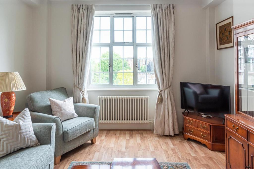 Chestnut Blossom - 1 Bedroom in Kensington — photo 1