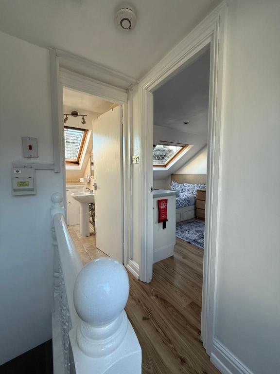 Studio room, nice view and great price in Hammersmith photo 3