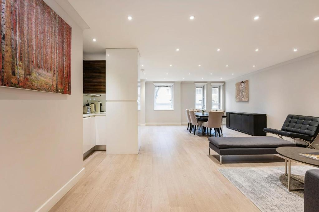 Beautiful 2-bed flat-Hosted by Sweetstay photo 2