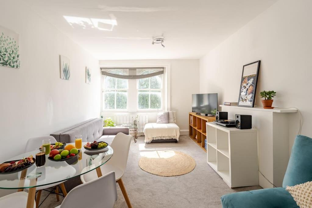 West Oasis - 6 sleeps - Notting Hill