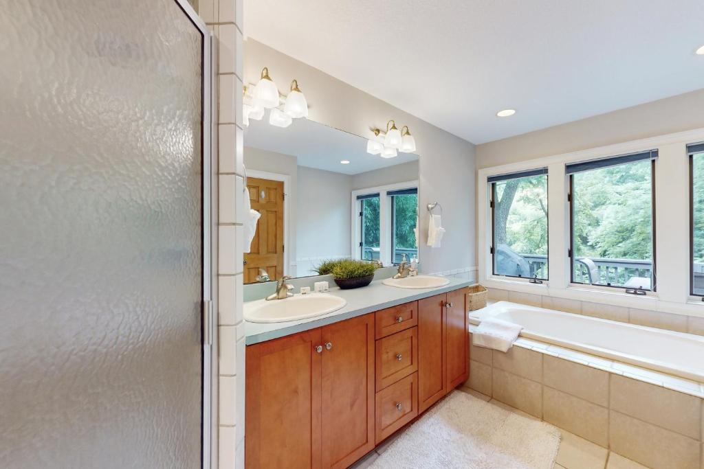 Booking.com: Hotels in Hendersonville. Book your hotel now! photo 3