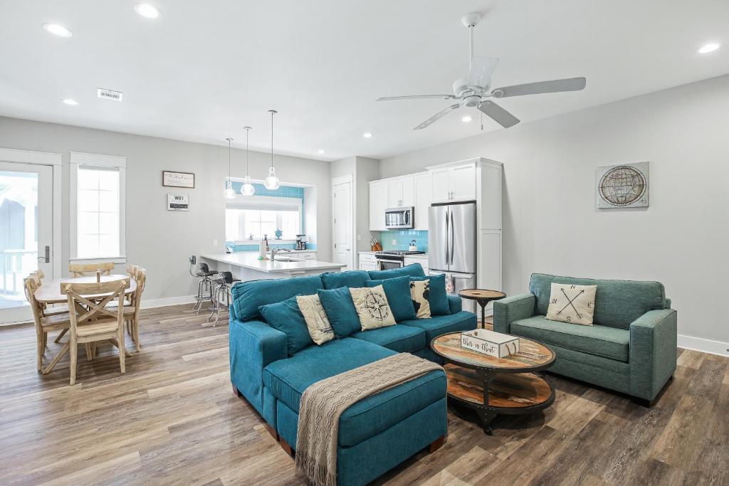 This' N That at Palmilla Beach