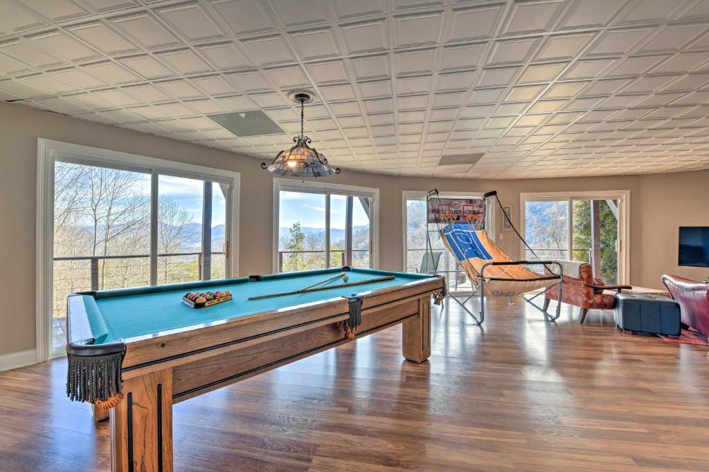 Scenic Pet-Friendly House with Private Hot Tub! — photo 1