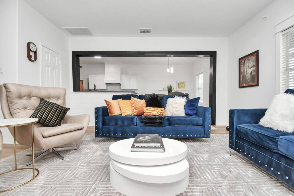 Stylish 4 Bedroom home in Richmond Houston Area — photo 1