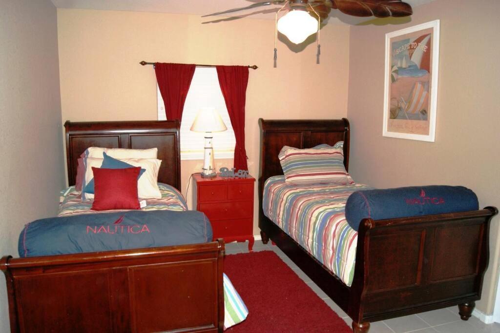 BlueHeaven Mid island home with Pool close to bay photo 2