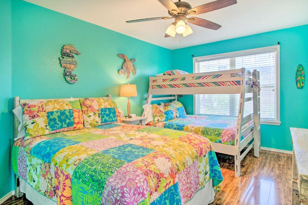 Sunny South Padre Home - Steps to the Beach! photo 2