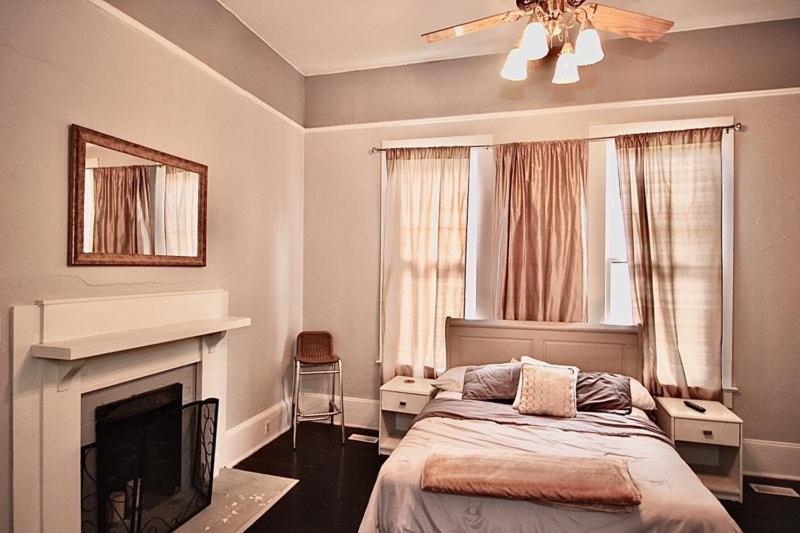 Classic/Modern Downtown Home photo 2