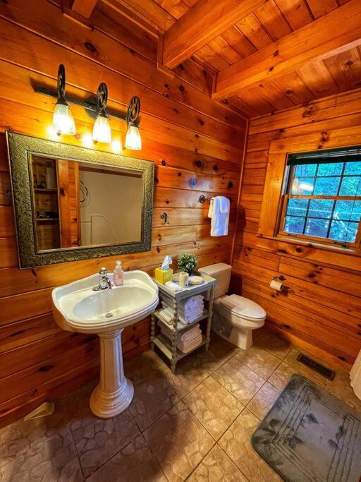 Smokey Mountain Retreat photo 3